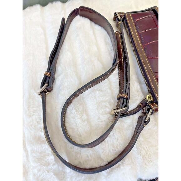 DOONEY & BOURKE Letter Carrier Croc Embossed Leather Crossbody Messenger Purse - Picture 7 of 8